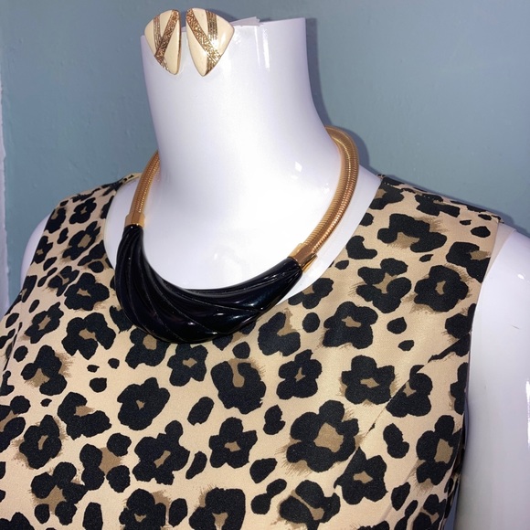 Animal Print Belted Dress w/ Necklace 2 - Picture 3 of 5